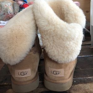 Ugg short boot